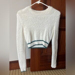 Aritzia - Sunday Best Cropped Fluffy Sweater, Size XS